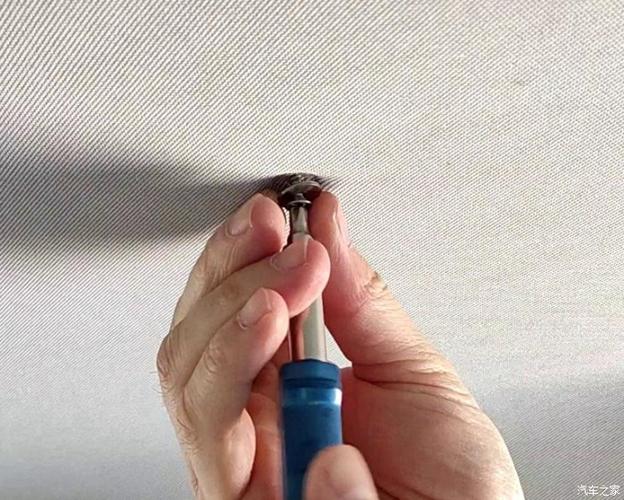 螺丝钉不好拧怎么处理