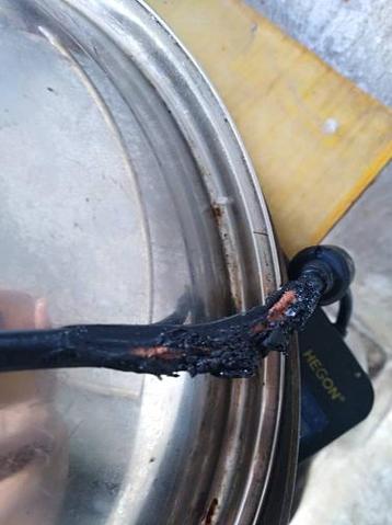 电线突然烧断了