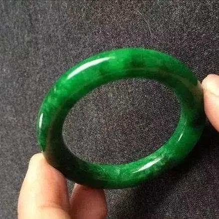 假的帝王绿是什么样子的