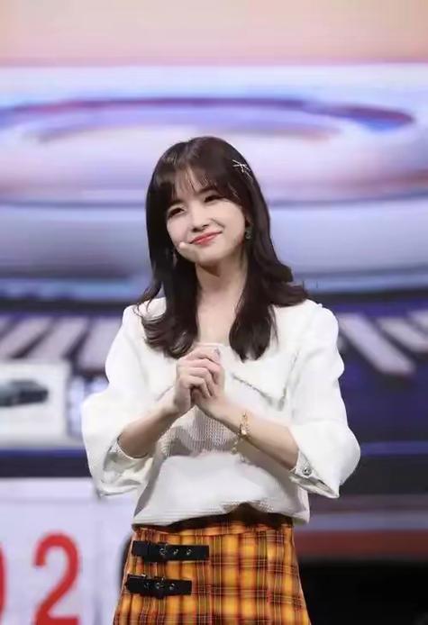 0年年美女图片