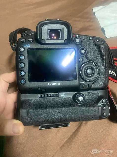 佳能5d3灯一直闪截图3
