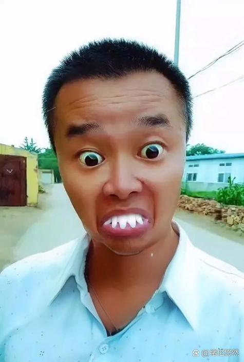 漏门牙搞笑图片