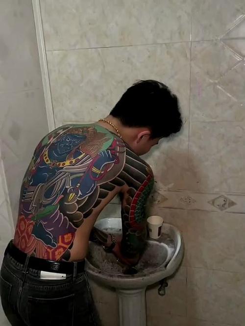 有纹身的男人靠谱吗截图3
