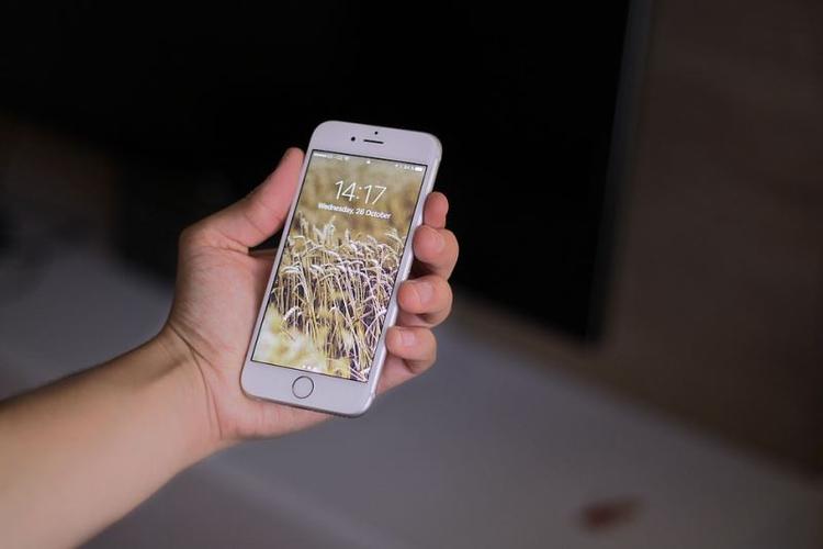 iphone的抬起唤醒费电吗