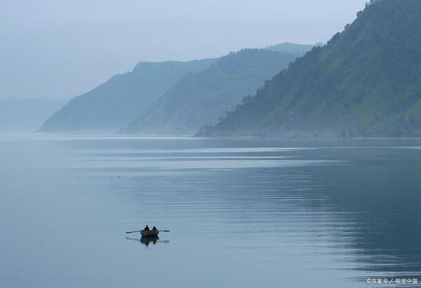 孤帆远景碧空近