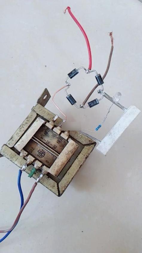 自己制作电瓶充电器