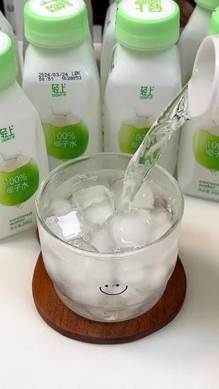 椰子水原汁100%是什么意思图标