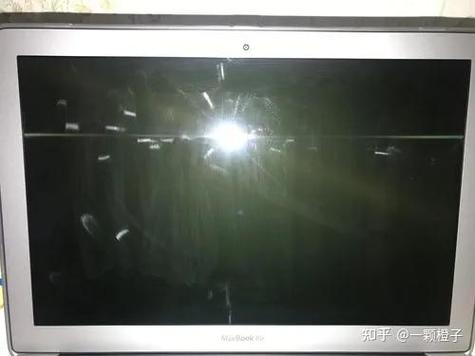 显示屏能用水擦吗