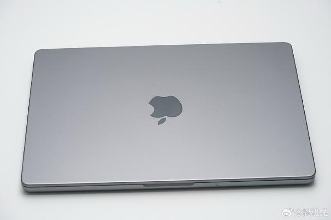 macbook图标下的黑点