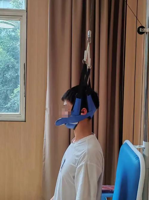 脖子容易断吗