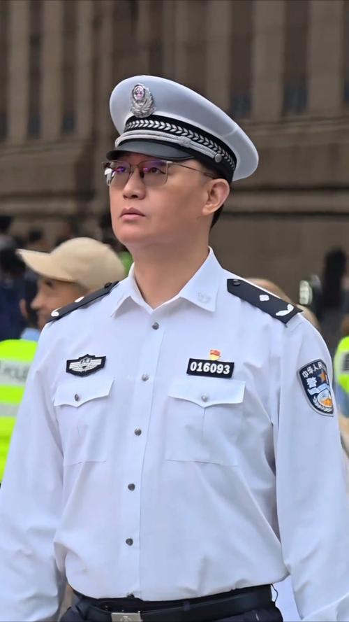 副部级出行有警卫吗