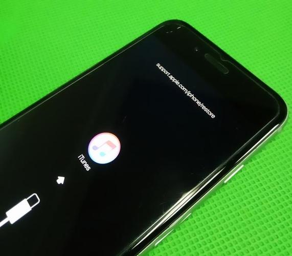 iphone无限重启闪logo