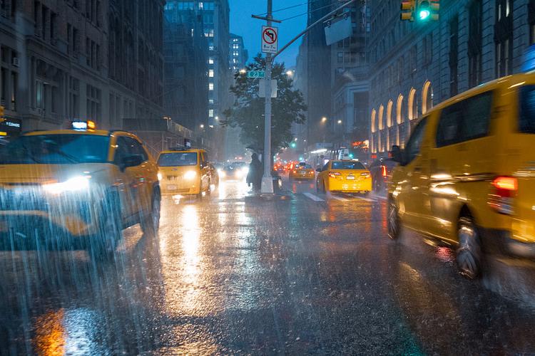 雨夜出租车