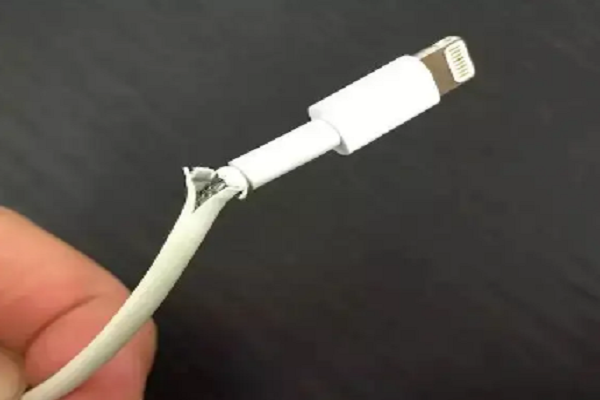 充电线接触不良