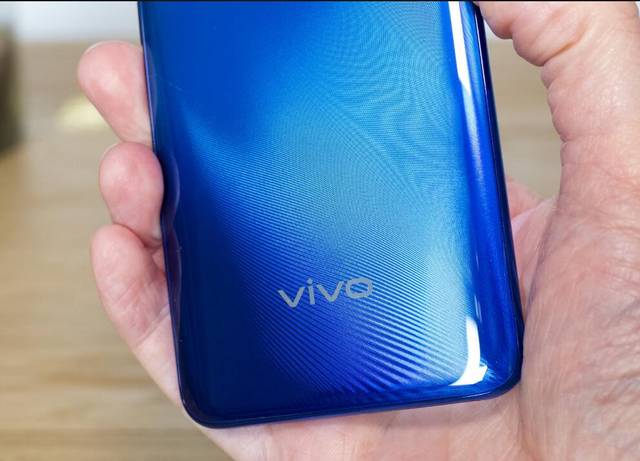 vivo充电的闪电的颜色