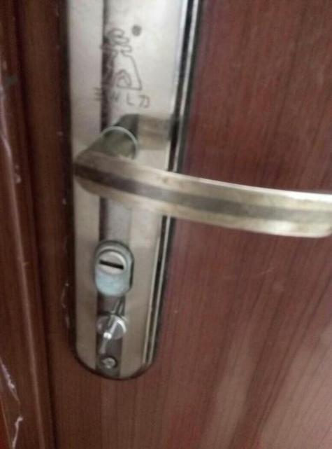 防盗门打不开了钥匙正常转动