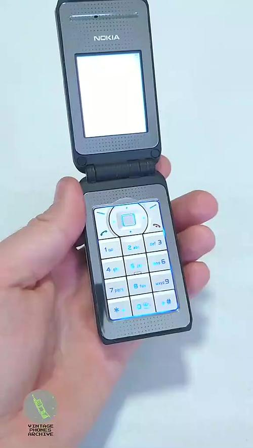 翻盖手机经典款