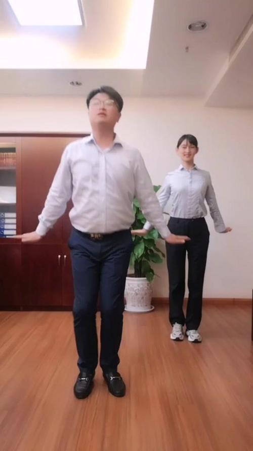 宝藏青壮年