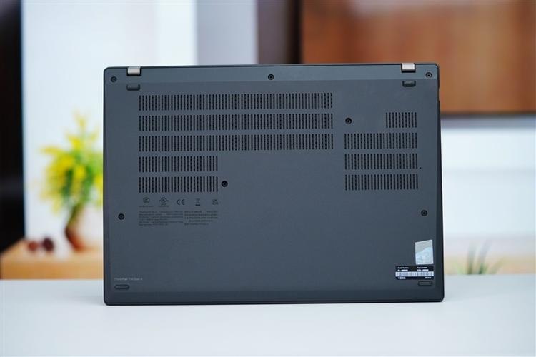 thinkpad背面的小孔