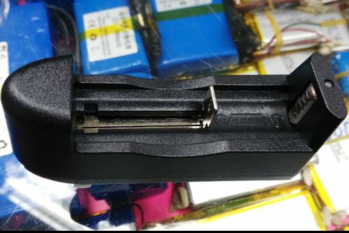 输出4.2v充电器可充3.7V14500电池