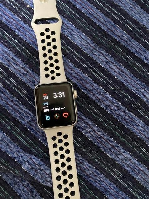 iwatch3蜂窝版要插卡吗