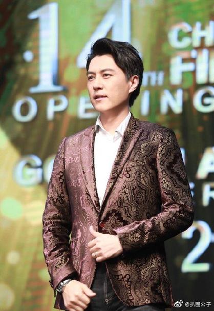 靳东穿什么品牌衣服