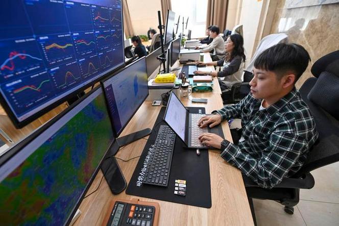 交易员辛苦截图3