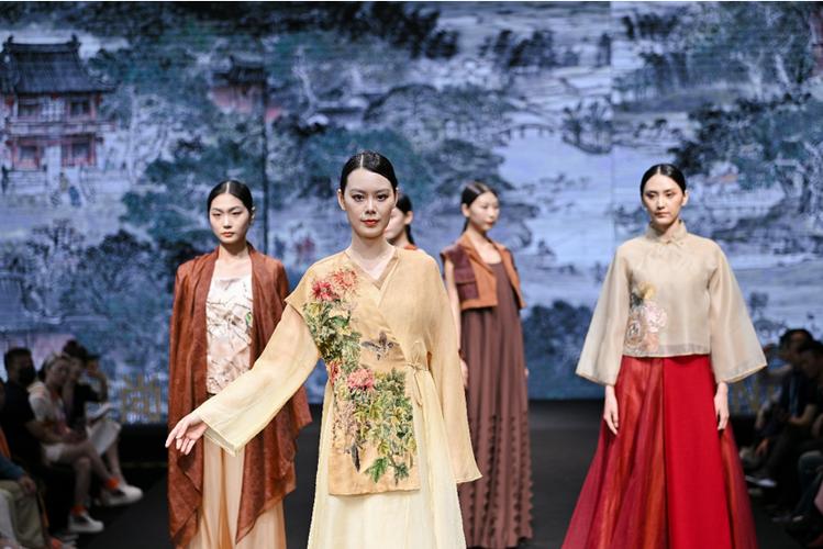 彩色衣服如何恢复鲜亮