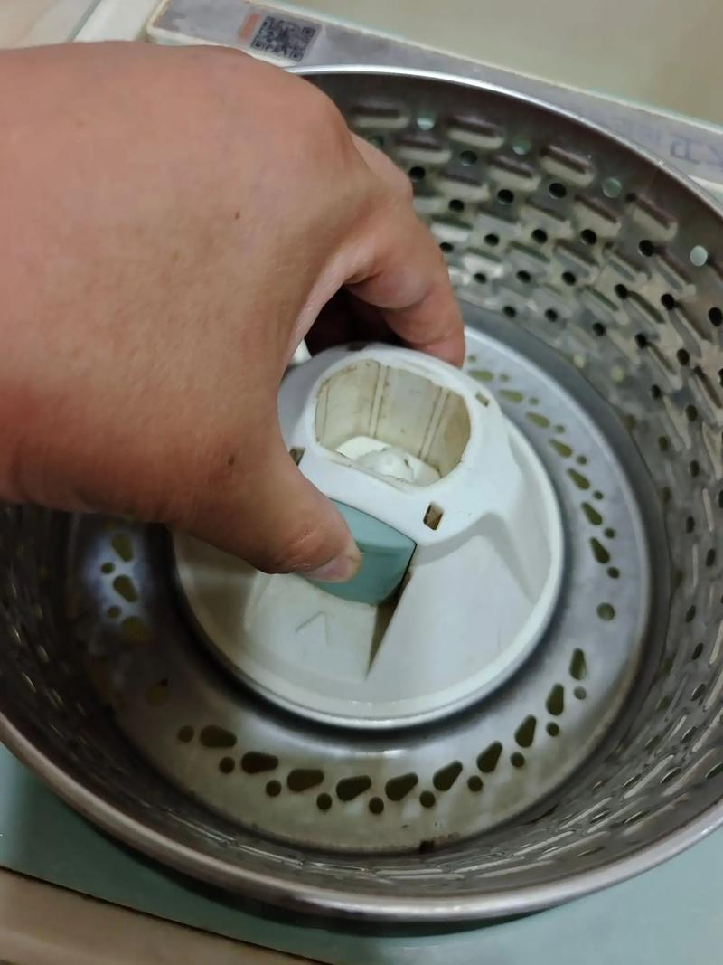旋转墩布桶不转了 怎样拆卸截图3