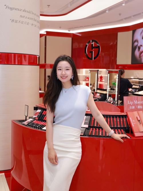 爱巢商场女老板怎么攻略