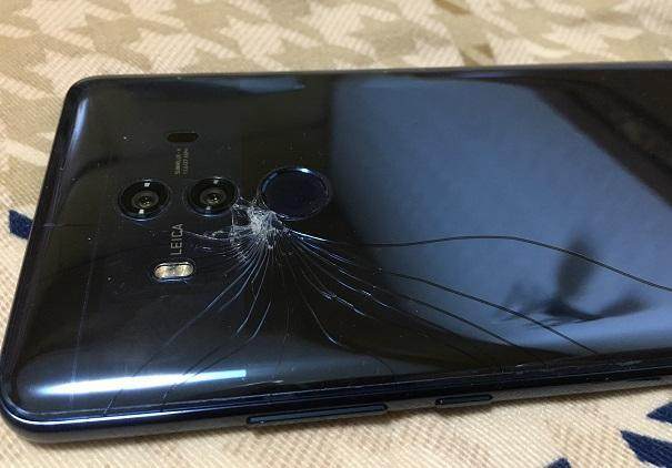 华为手机后盖裂开是什么原因
