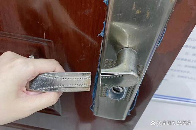 门把手里面断了怎么开门