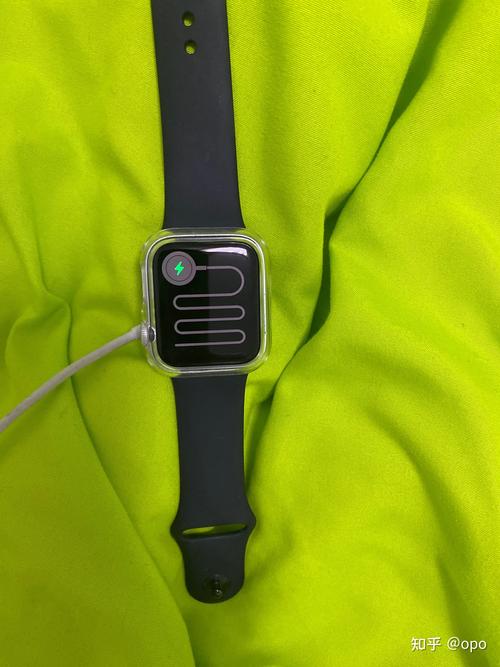 iwatch绿色闪电一根线
