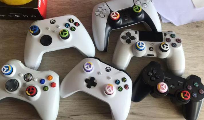 为什么我ps4俩手柄都是p1
