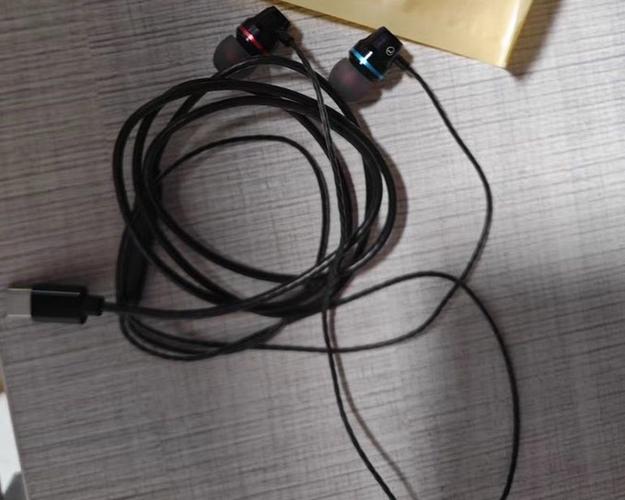荣耀30pro有线耳机怎么连接