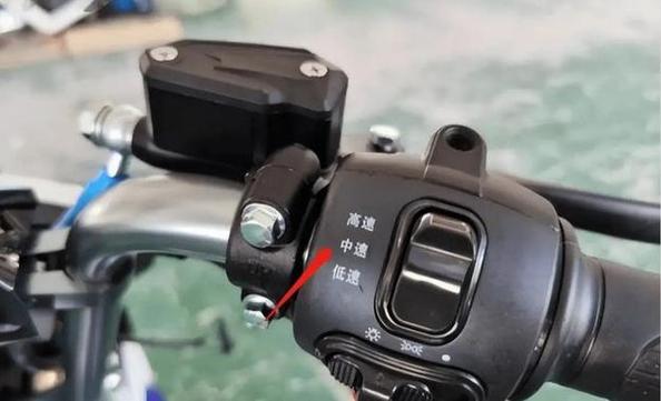 电动车4挡怎么开视频教程