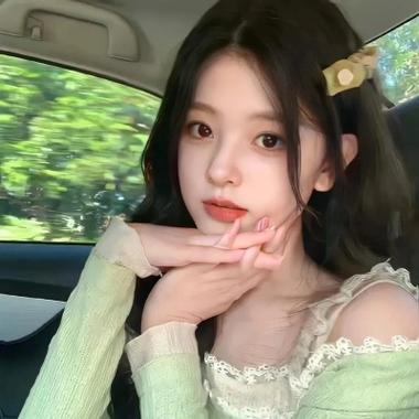 让人一眼就心动的女生头像