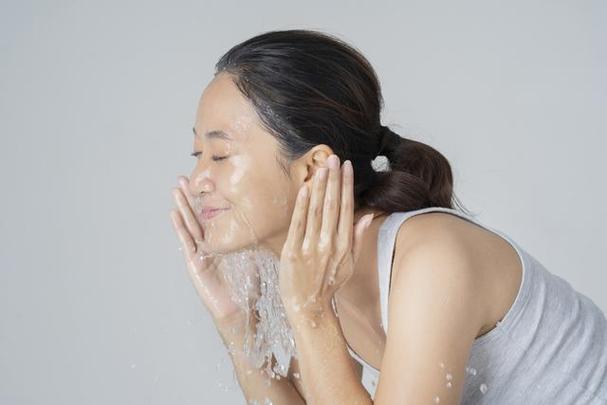 用盐洗脸有什么好处截图2