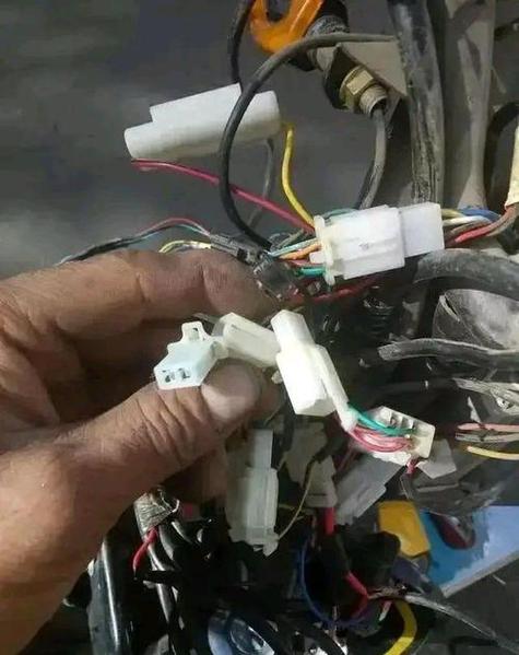 电动车遥控锁了开不了怎么办