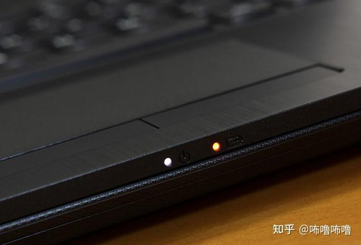 thinkpad电源灯亮开不了机