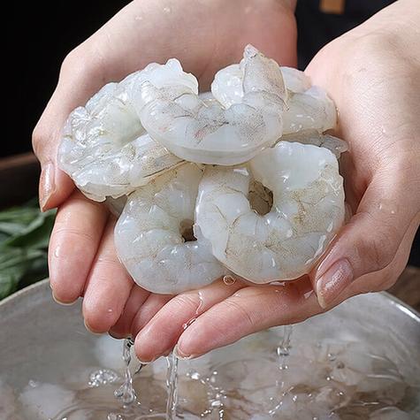 活虾怎么剥出虾仁来 活虾怎么剥出虾仁来