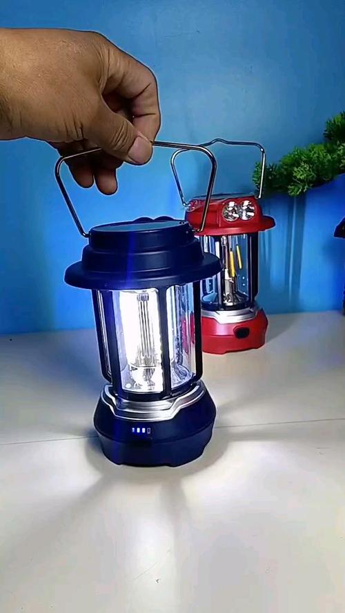 太阳能露营灯