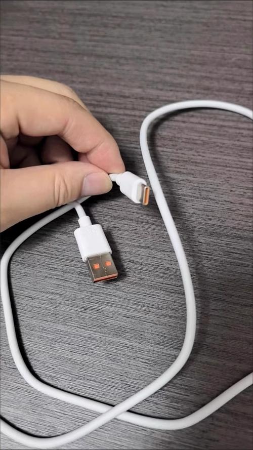 手机数据线是充电线吗