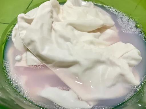 黑色和粉色衣服能一起洗吗