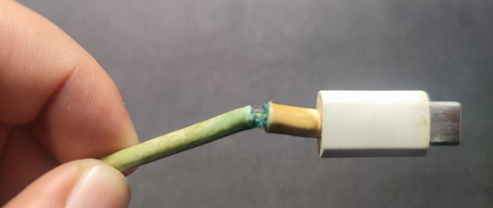 数据线接头处容易断