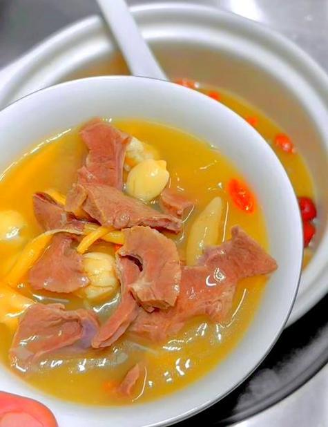猪心炖什么给小孩吃