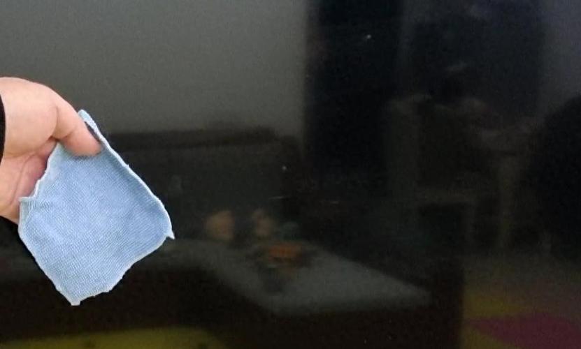 显示器污渍擦不掉