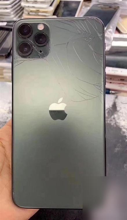 换一个手机后盖要多少钱