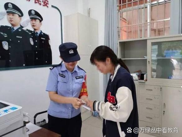 进派出所警察在我手机里安装了什么
