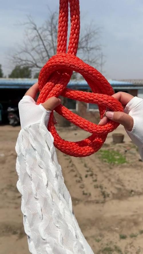 一根绳子一个圆环打结